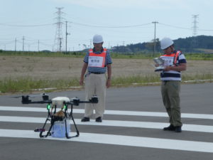 「ドローンによる適正温度管理下の輸血用血液の中距離（10km超）輸送実験」（東京都立墨東病院、東邦大学医学部、慶応義塾大学SFC武田圭史研究室）1