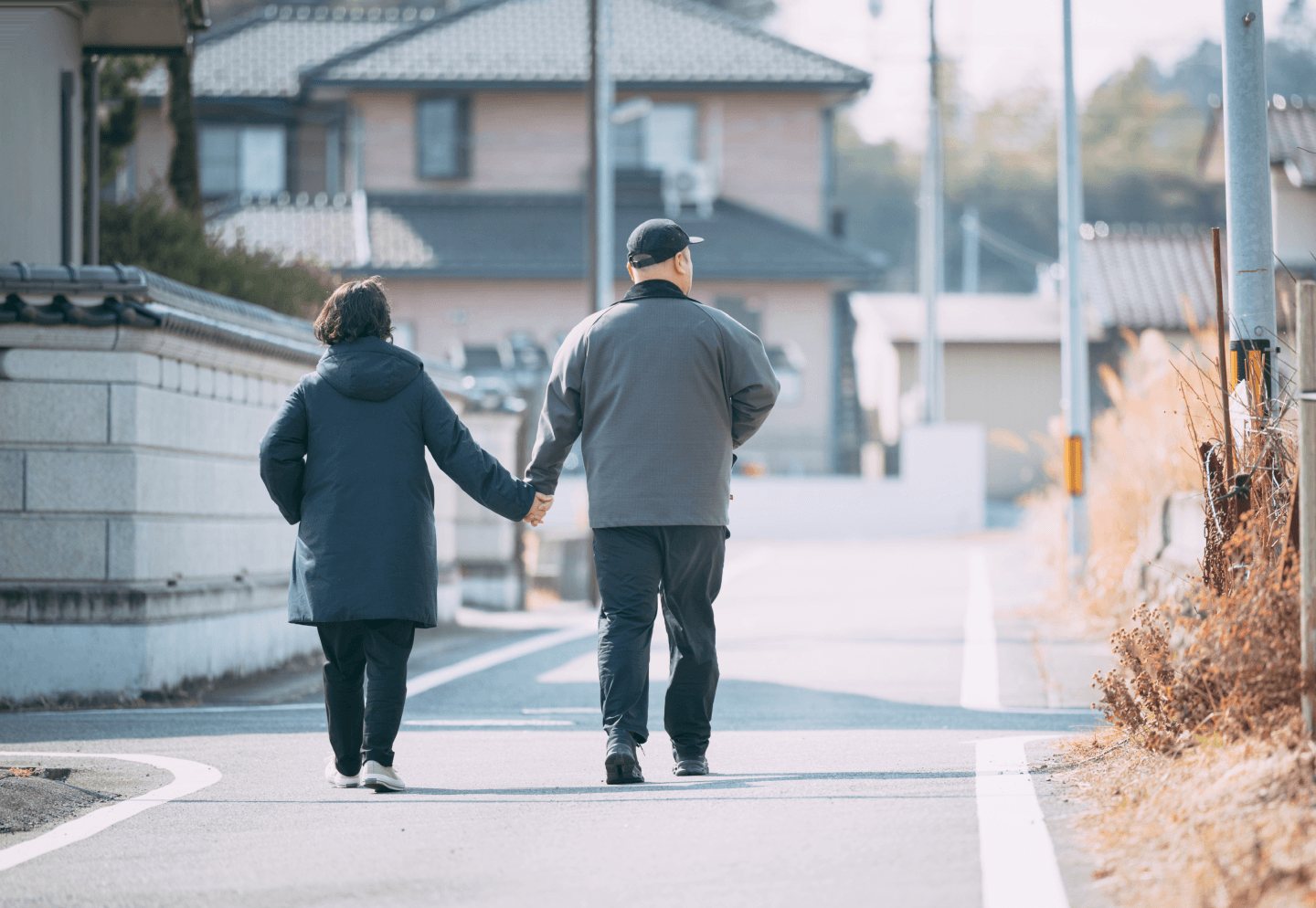 浜通りを歩く人々